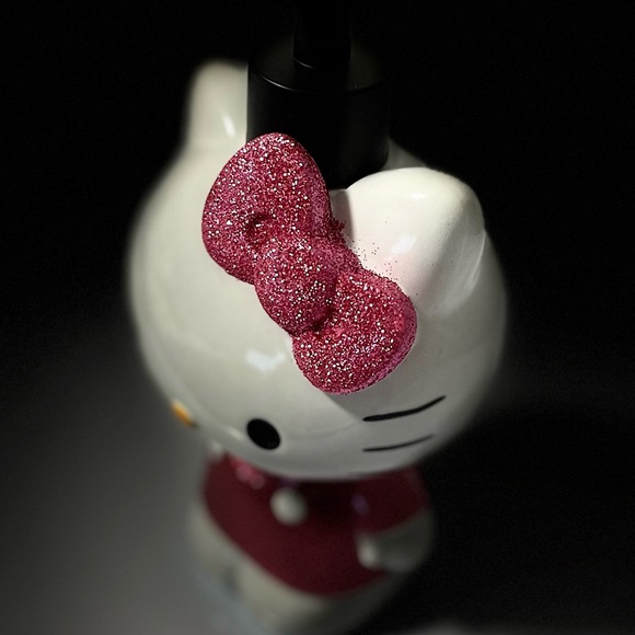 Hello Kitty Lotion Pump - Picture 3 of 6